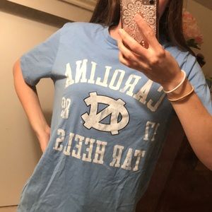 UNC Tar Heels t-shirt (light blue)